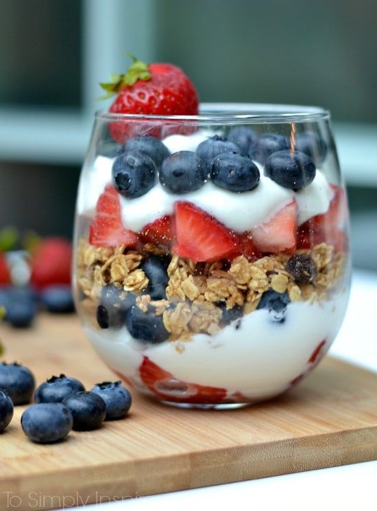 feestelijke yoghurt parfait met huisgemaakte granola van Hof van Ems 2